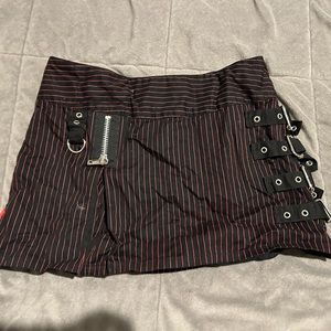 Y2K hot topic mini single pleat skirt in red pinstripes with accessories